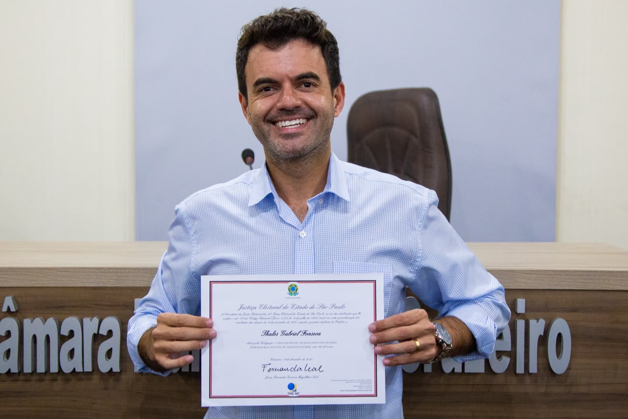 Thales Gabriel reeleito prefeito de Cruzeiro